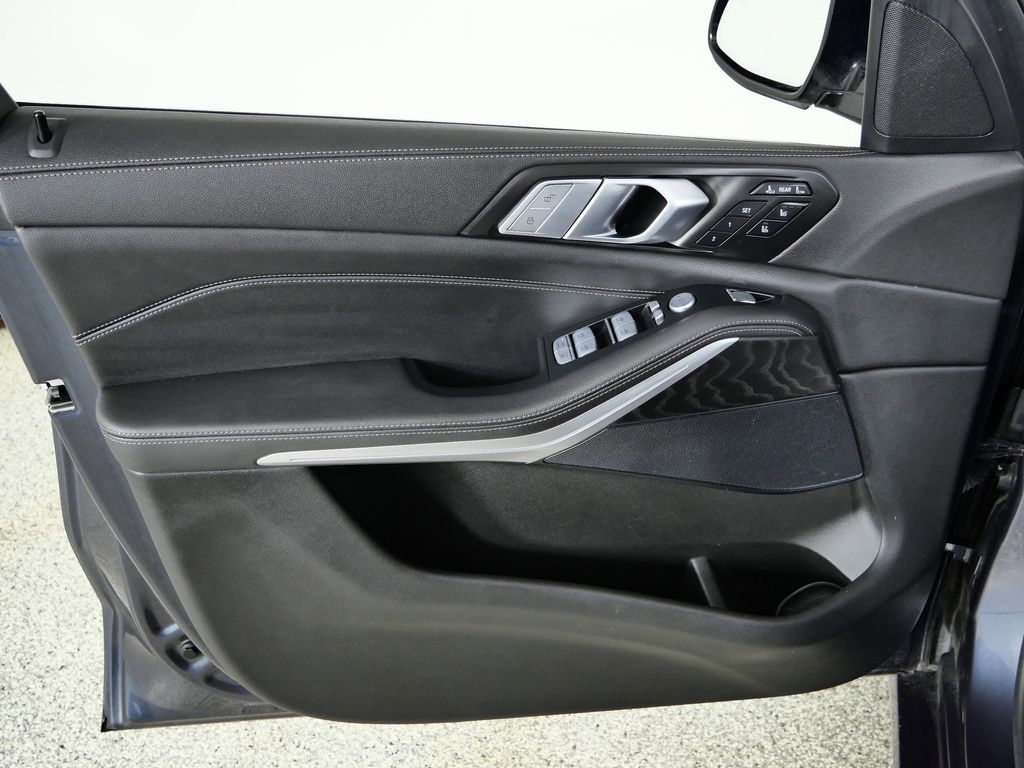 Thumbnail: 2022 BMW X7 - 34