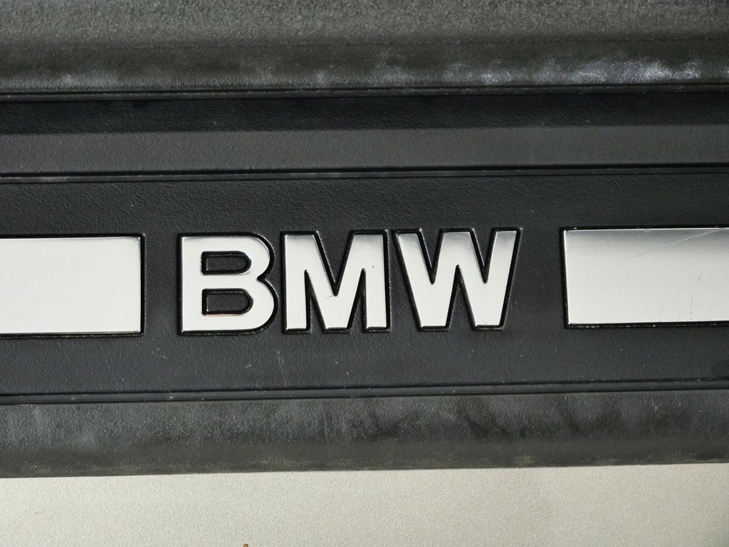 Thumbnail: 2011 BMW 3 Series - 22