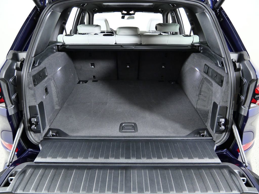 Thumbnail: 2026 BMW X5 - 30