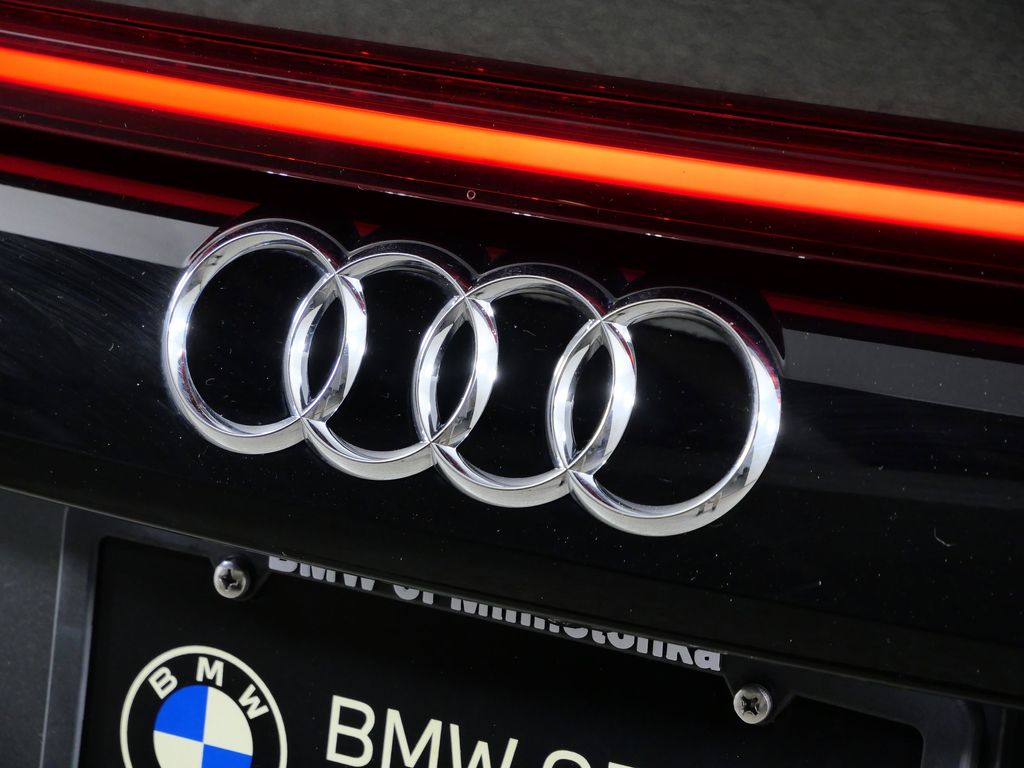 Thumbnail: 2020 Audi Q8 - 12