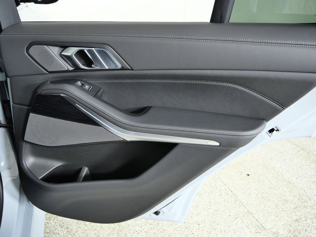 Thumbnail: 2026 BMW X5 - 25