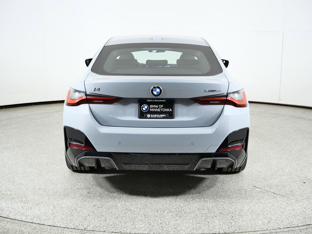 Thumbnail: 2026 BMW i4 - 10