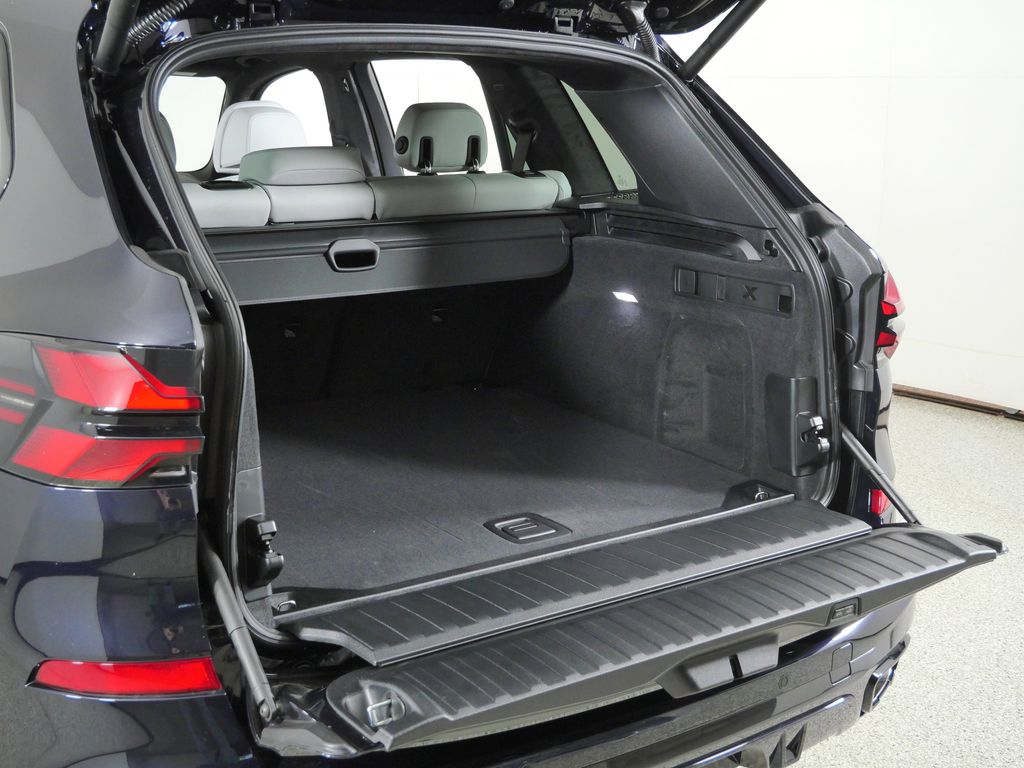 Thumbnail: 2026 BMW X5 - 29