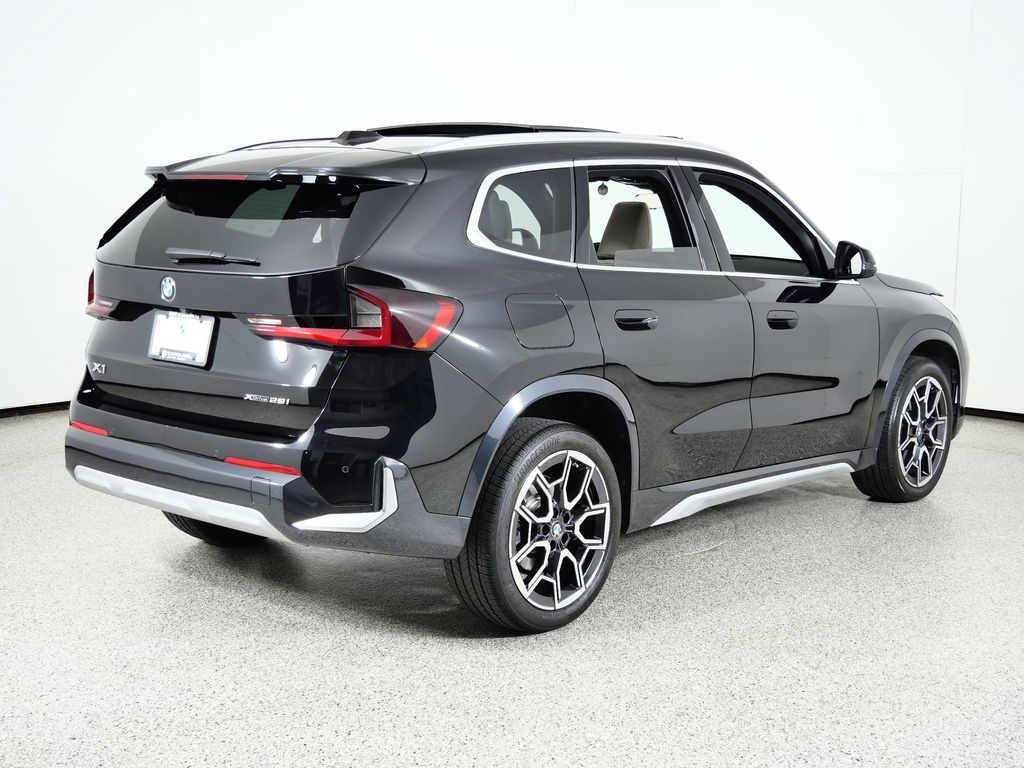 Thumbnail: 2025 BMW X1 - 11