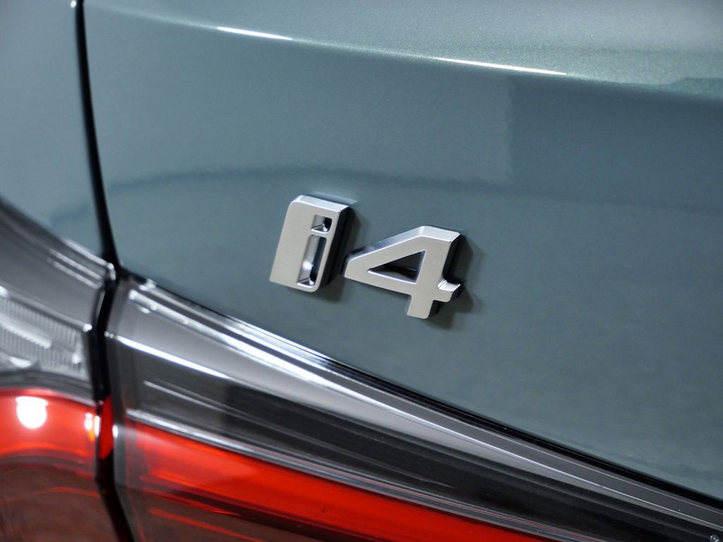 Thumbnail: 2026 BMW i4 - 13