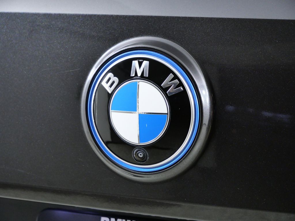 Thumbnail: 2022 BMW iX - 14