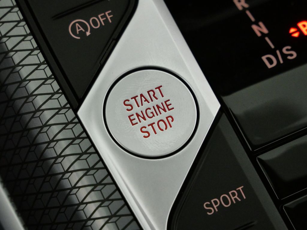 Thumbnail: 2025 BMW 3 Series - 50