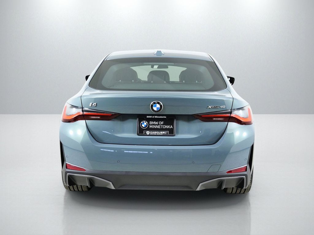 Thumbnail: 2026 BMW i4 - 10