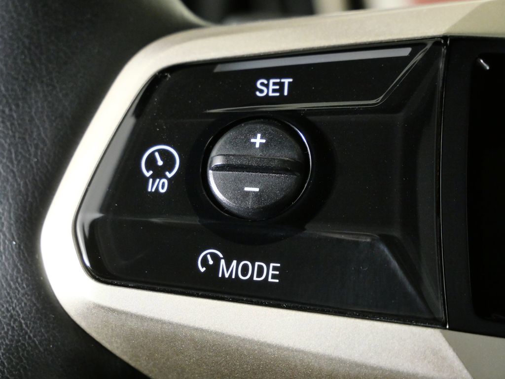 Thumbnail: 2023 BMW iX - 44