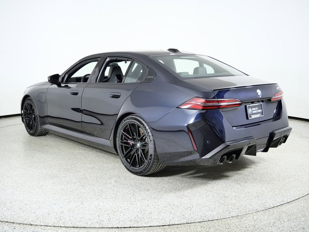 Thumbnail: 2026 BMW M5 - 13