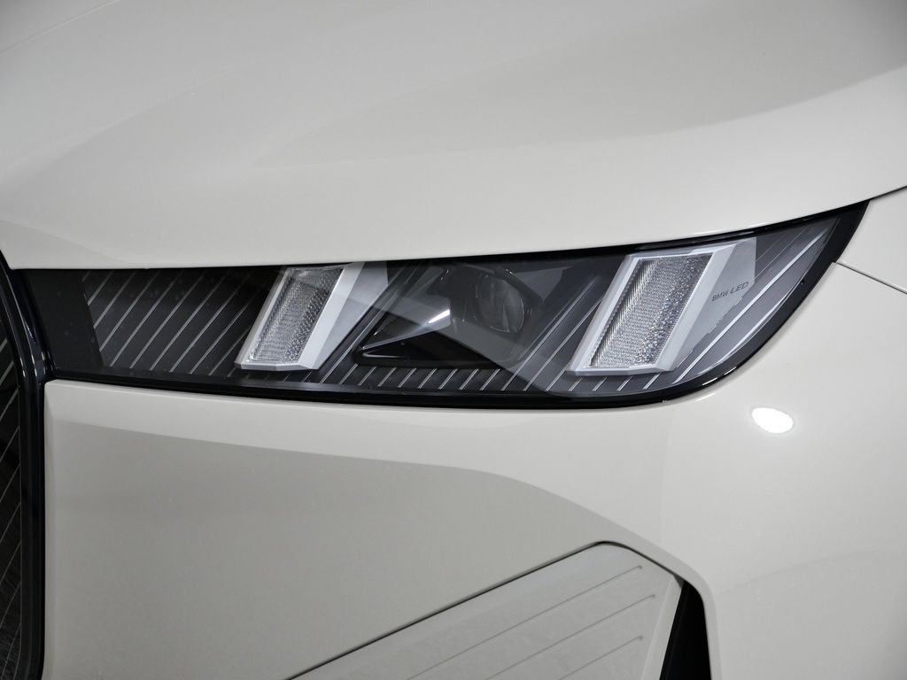 Thumbnail: 2026 BMW iX - 3