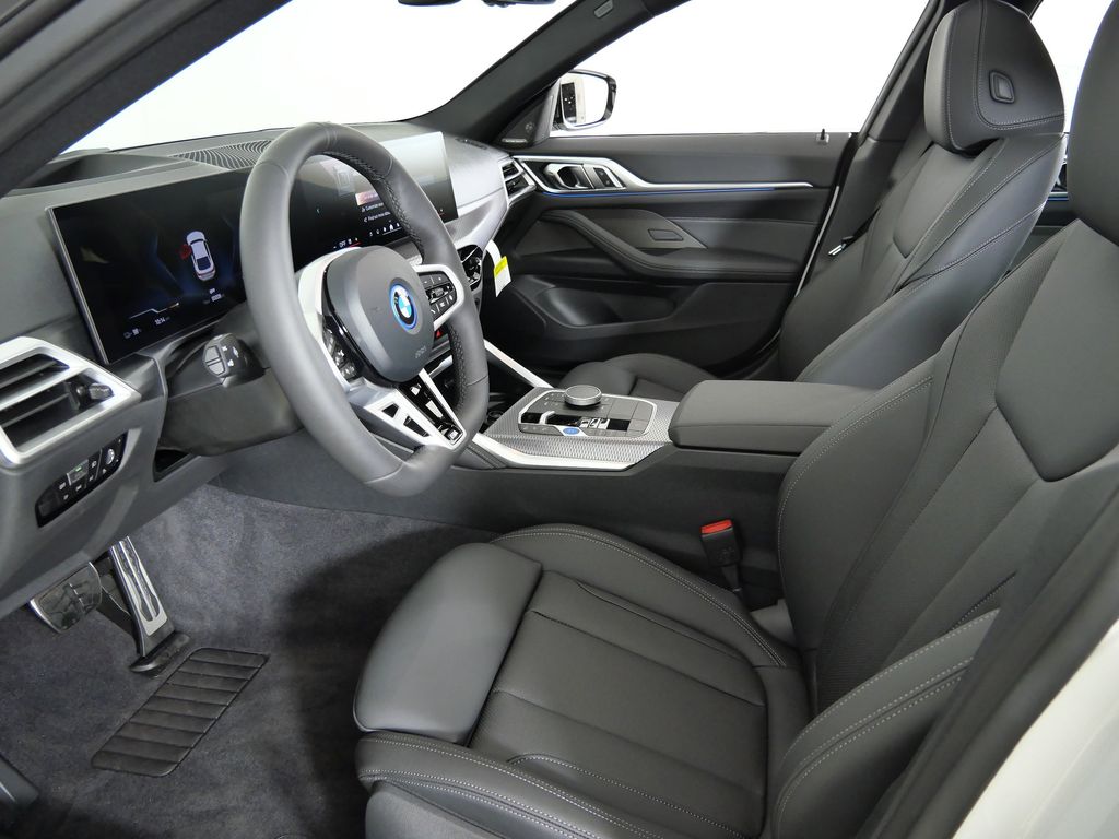 Thumbnail: 2025 BMW i4 - 33
