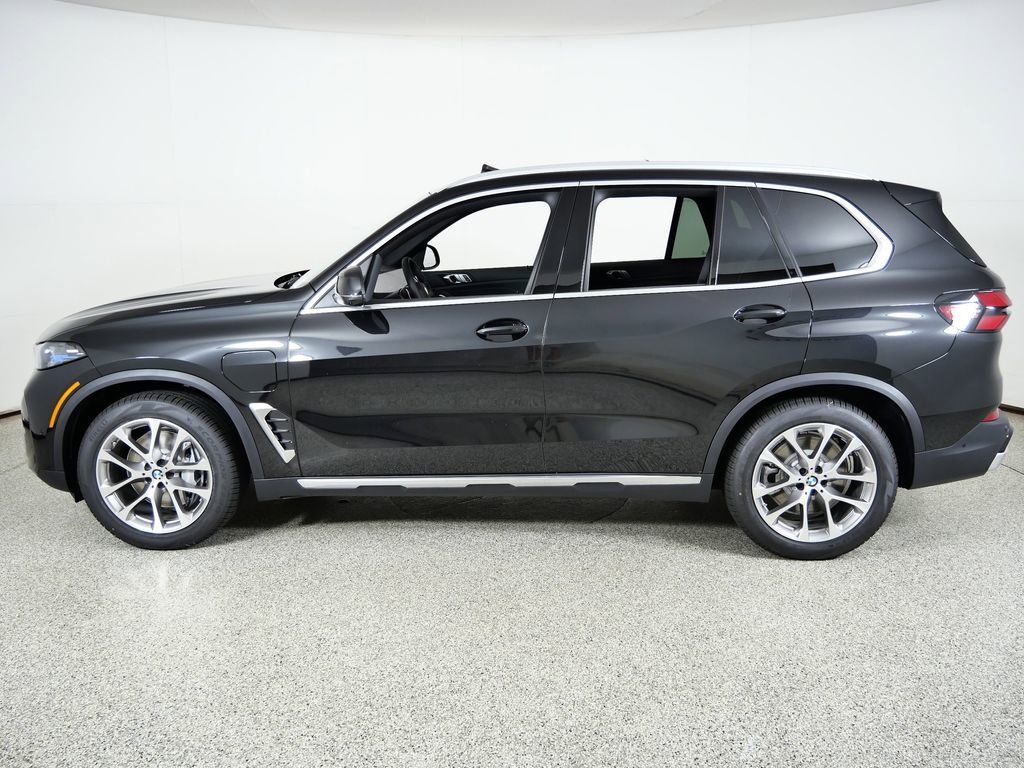 Thumbnail: 2026 BMW X5 - 17