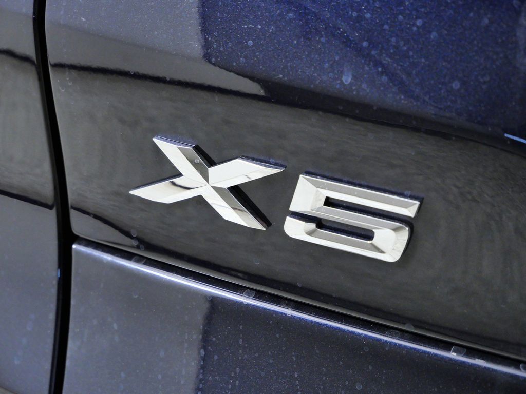 Thumbnail: 2026 BMW X5 - 13