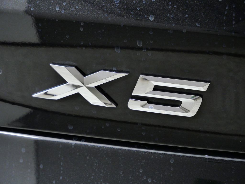 Thumbnail: 2026 BMW X5 - 15