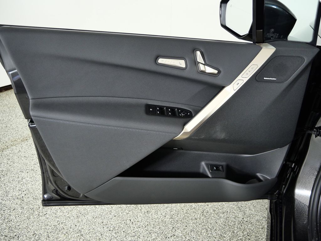 Thumbnail: 2026 BMW iX - 32