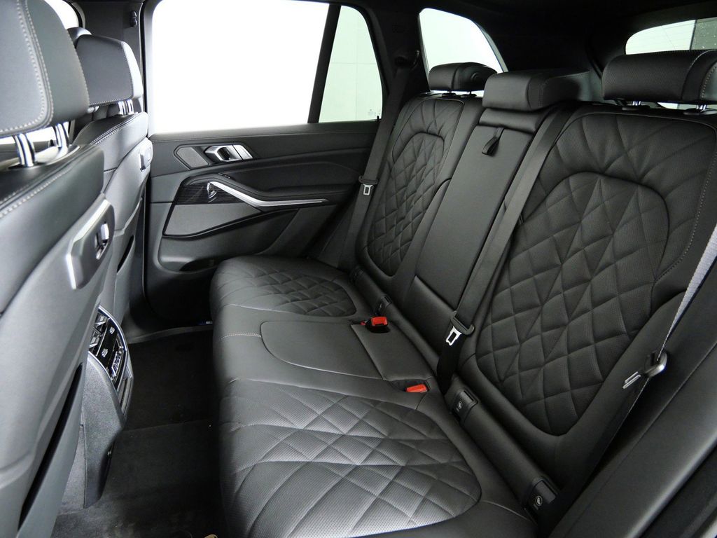Thumbnail: 2026 BMW X5 - 33