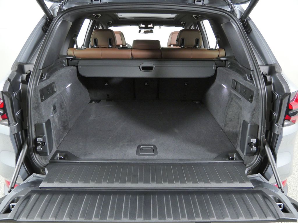 Thumbnail: 2026 BMW X5 - 28