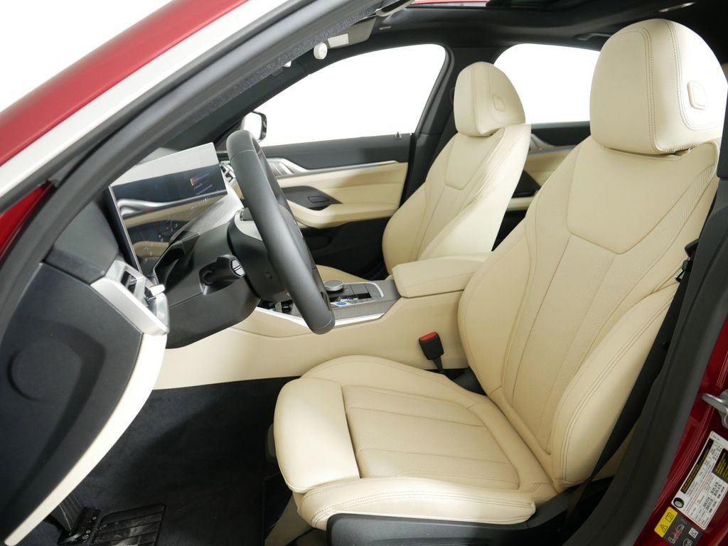 Thumbnail: 2025 BMW i4 - 33