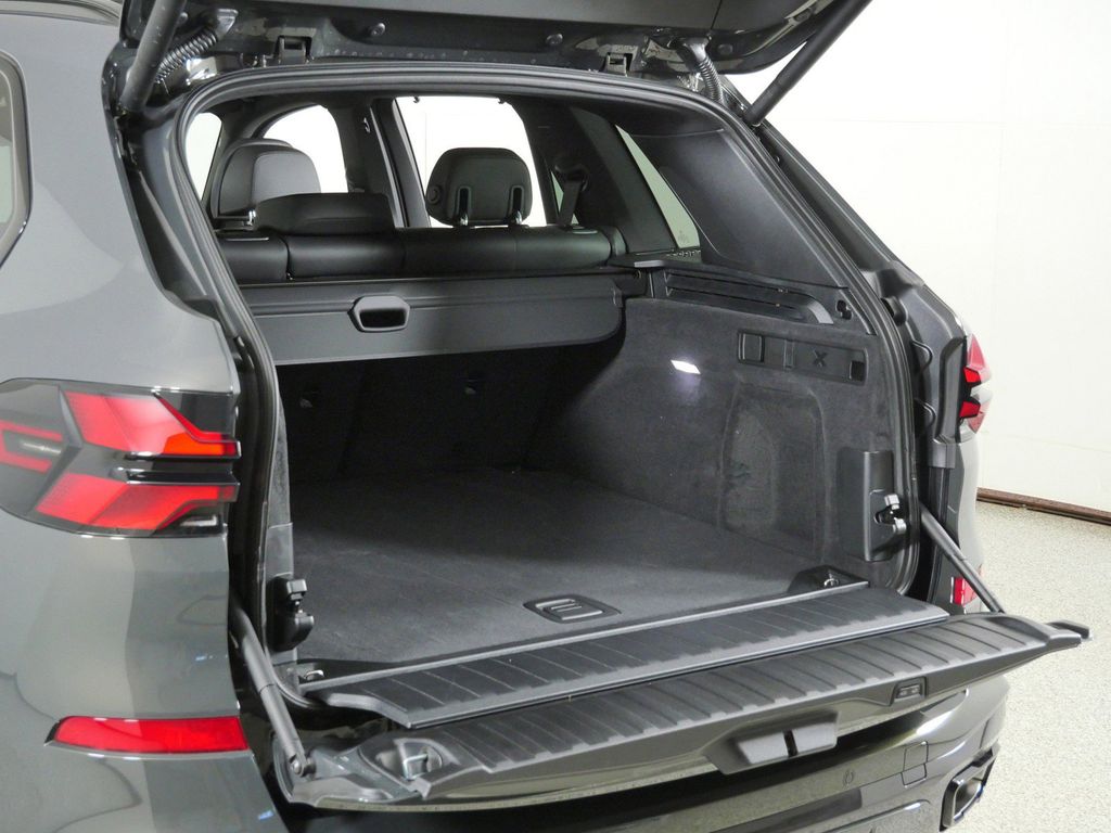 Thumbnail: 2026 BMW X5 - 29