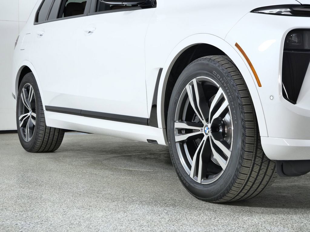 Thumbnail: 2026 BMW X7 - 8