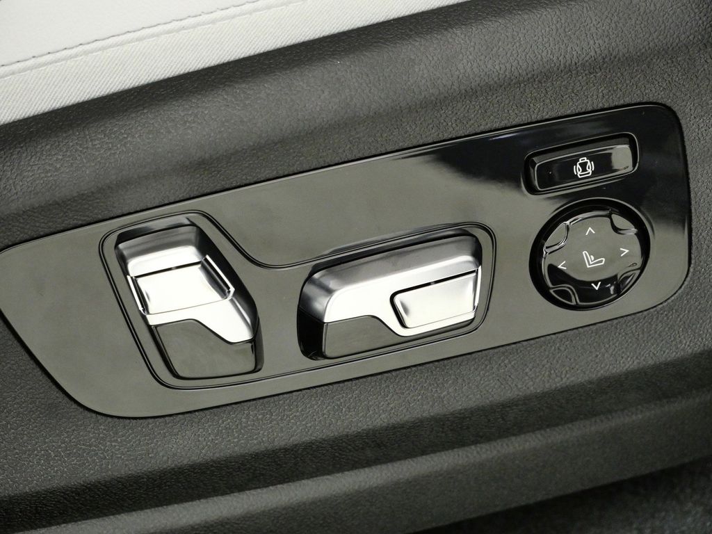Thumbnail: 2026 BMW X5 - 22