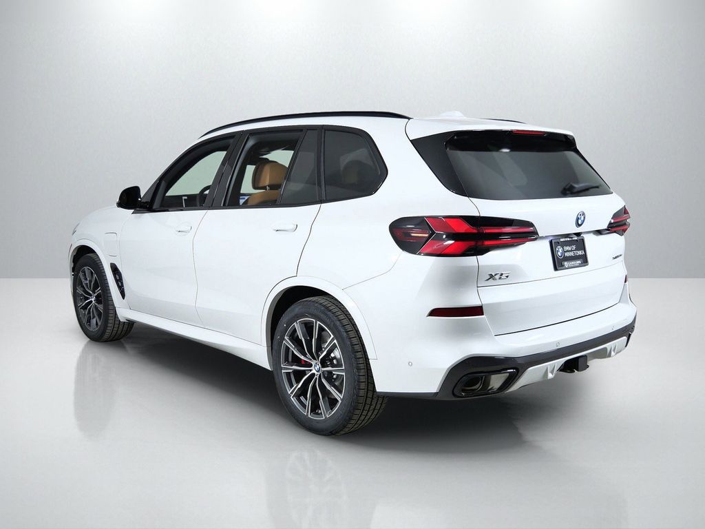 Thumbnail: 2026 BMW X5 - 14
