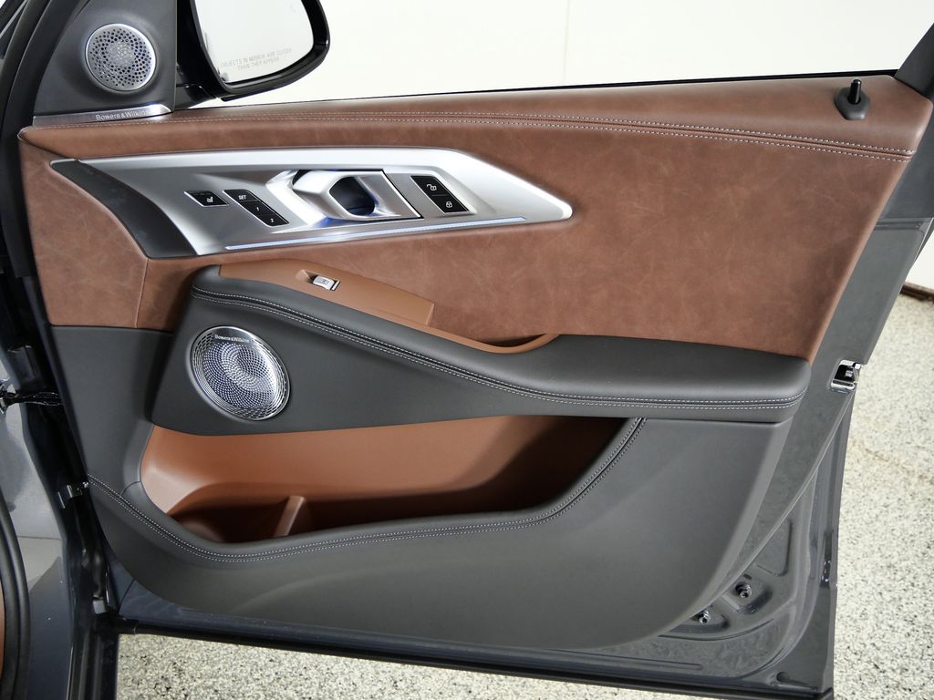 Thumbnail: 2026 BMW XM - 19