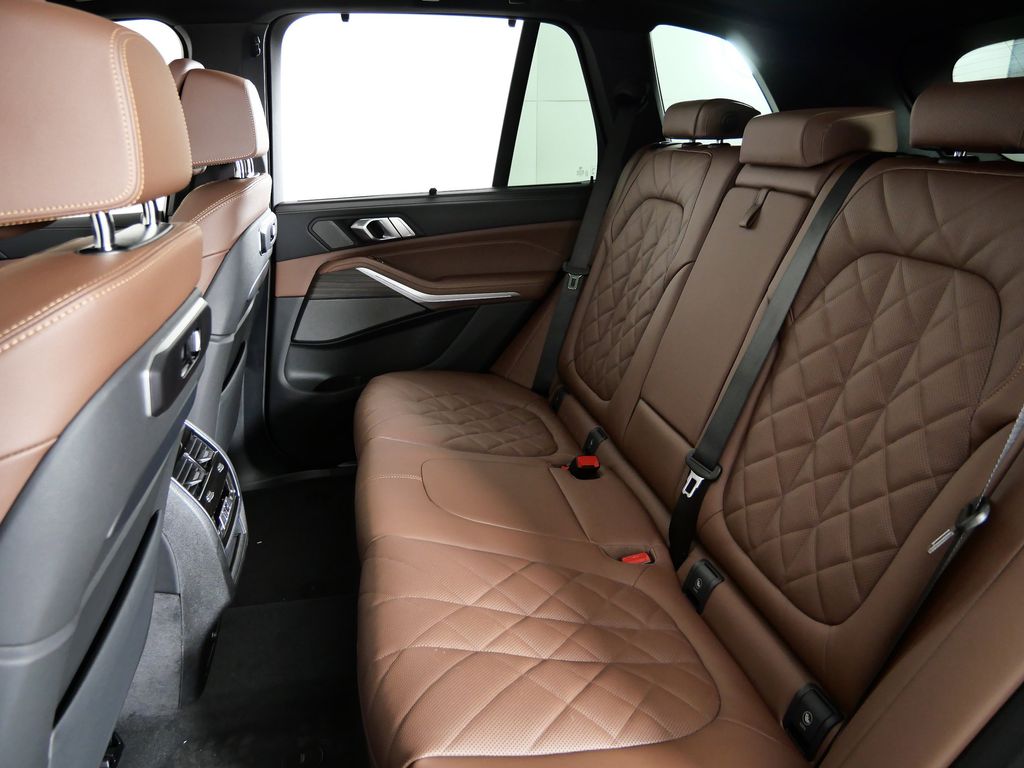 Thumbnail: 2026 BMW X5 - 33