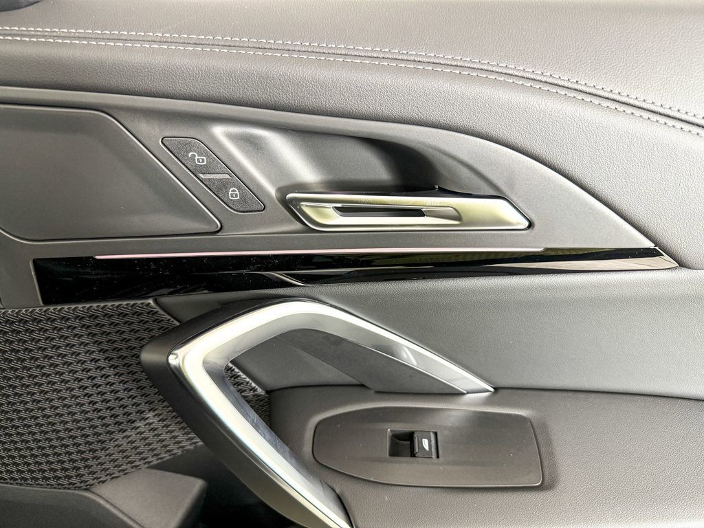 Thumbnail: 2025 BMW X1 - 25