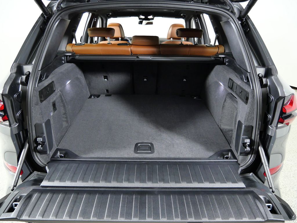 Thumbnail: 2026 BMW X5 - 28