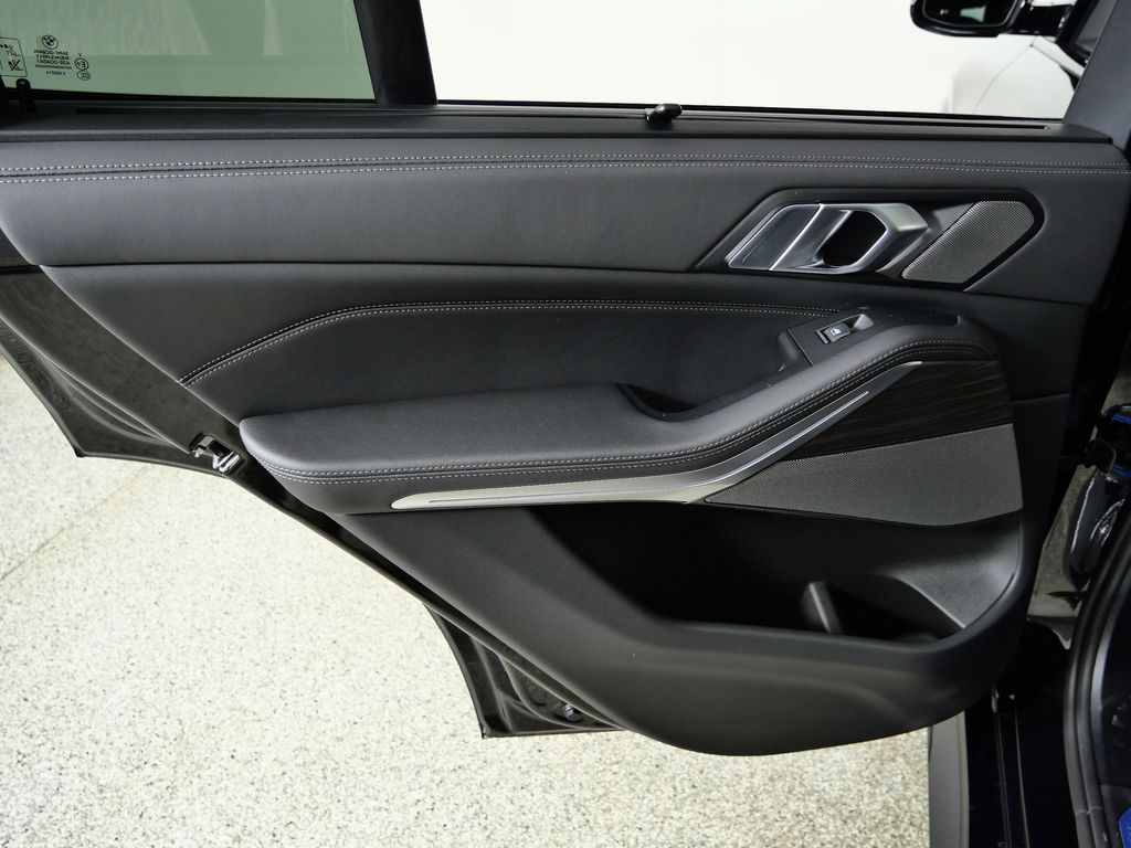 Thumbnail: 2026 BMW X5 - 31