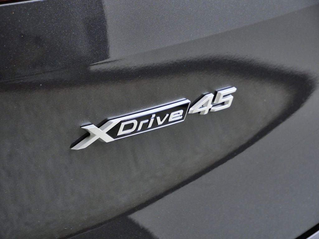 Thumbnail: 2026 BMW iX - 12