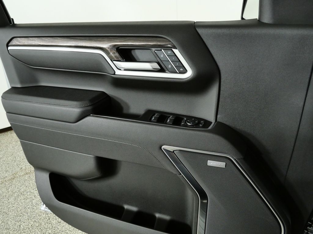 Thumbnail: 2025 Chevrolet Silverado 1500 - 45