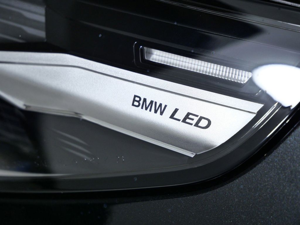 Thumbnail: 2026 BMW 5 Series - 4