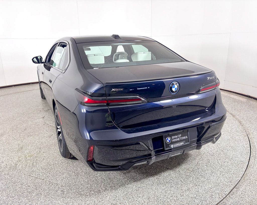 Thumbnail: 2025 BMW 7 Series - 11