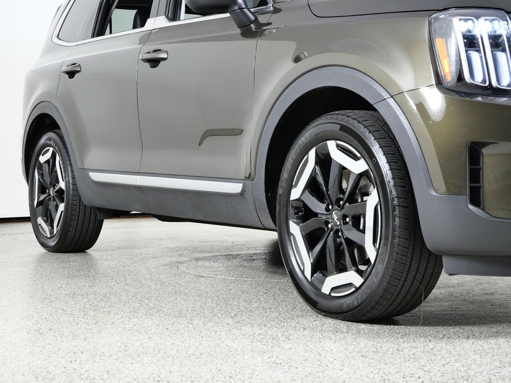 Thumbnail: 2023 Kia Telluride - 7