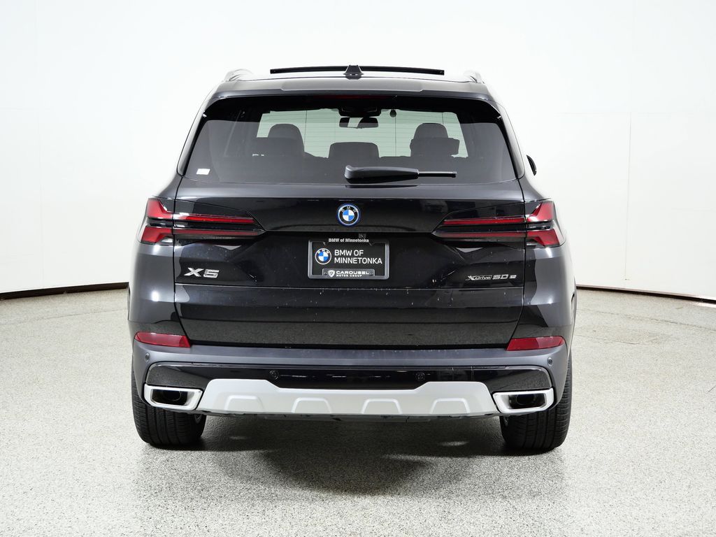 Thumbnail: 2026 BMW X5 - 10