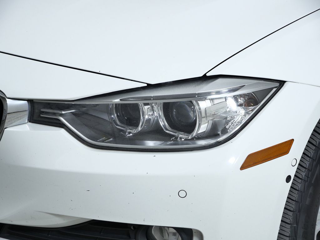 Thumbnail: 2015 BMW 3 Series - 4