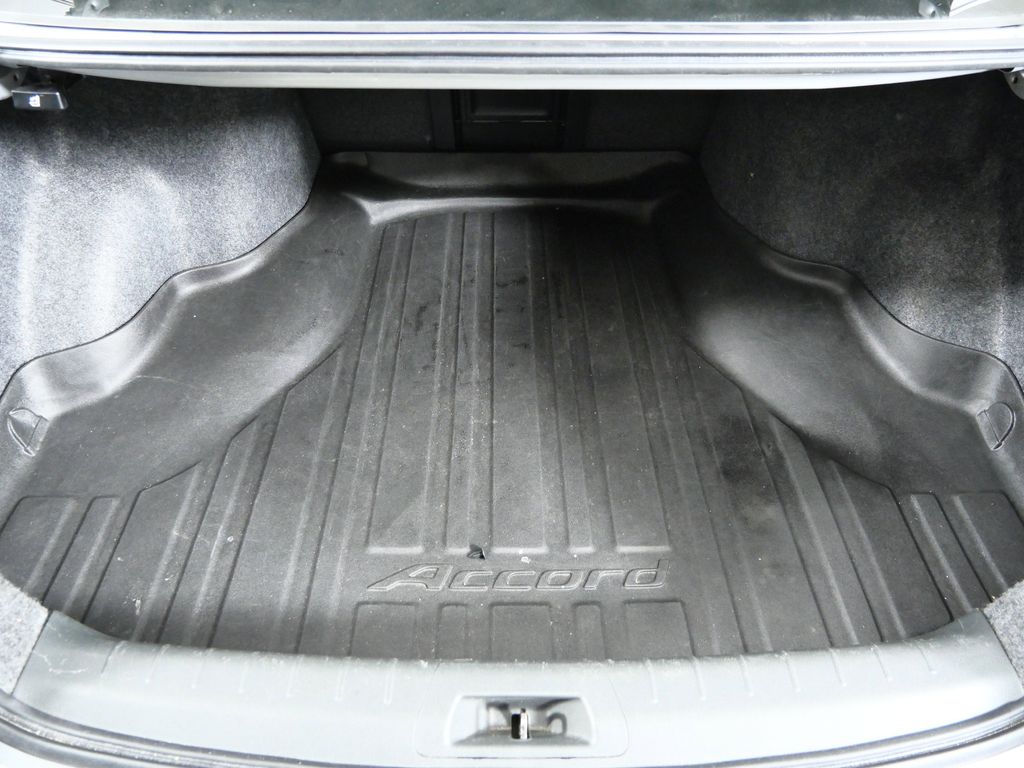 Thumbnail: 2010 Honda Accord - 26