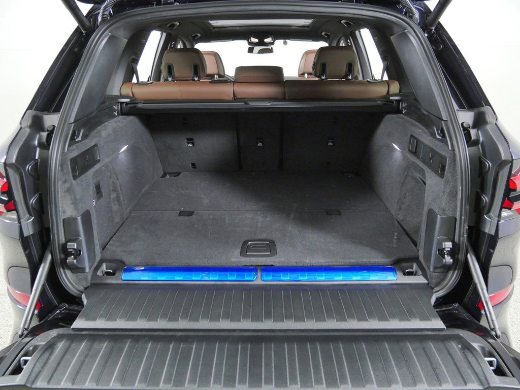 Thumbnail: 2026 BMW X5 - 28