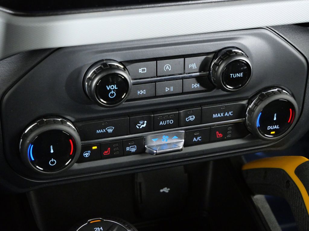 Thumbnail: 2022 Ford Bronco - 41