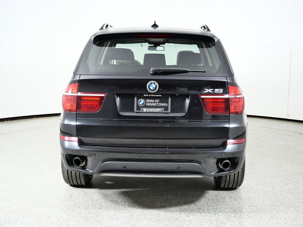 Thumbnail: 2013 BMW X5 - 11