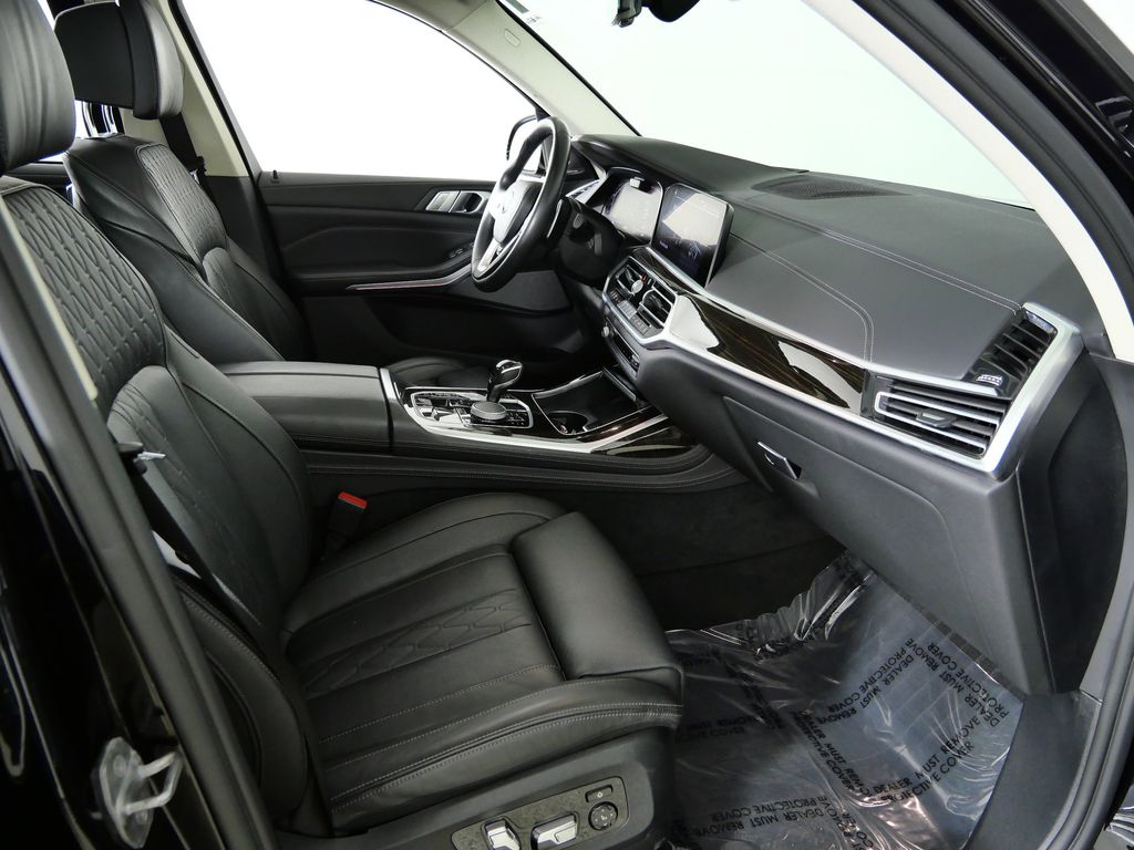 Thumbnail: 2020 BMW X7 - 21