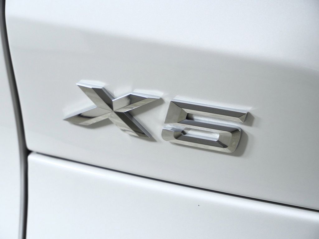 Thumbnail: 2026 BMW X5 - 13