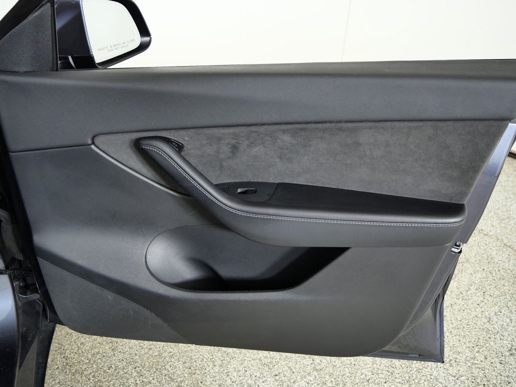 Thumbnail: 2021 Tesla Model Y - 19