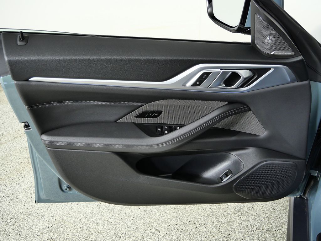 Thumbnail: 2026 BMW i4 - 32