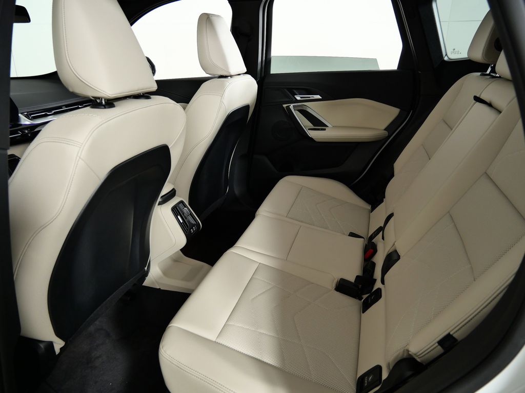 Thumbnail: 2025 BMW X1 - 34