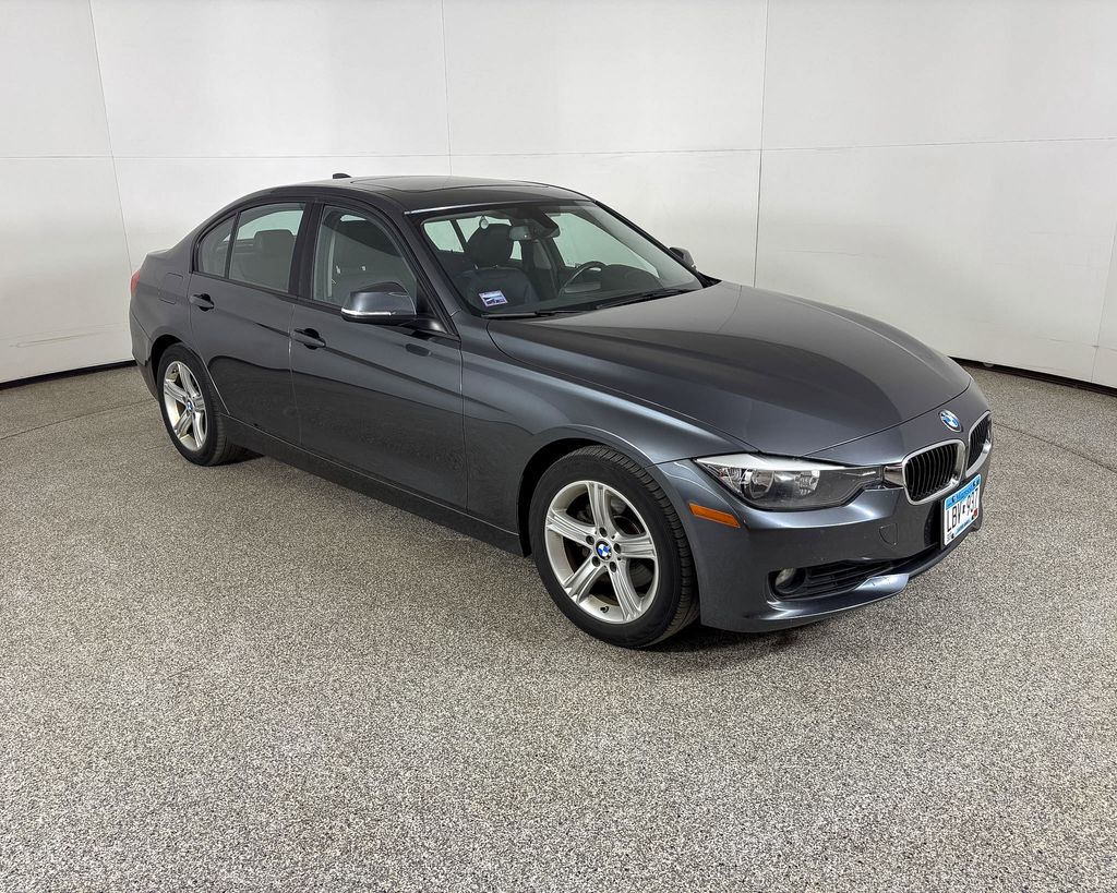 Thumbnail: 2015 BMW 3 Series - 4