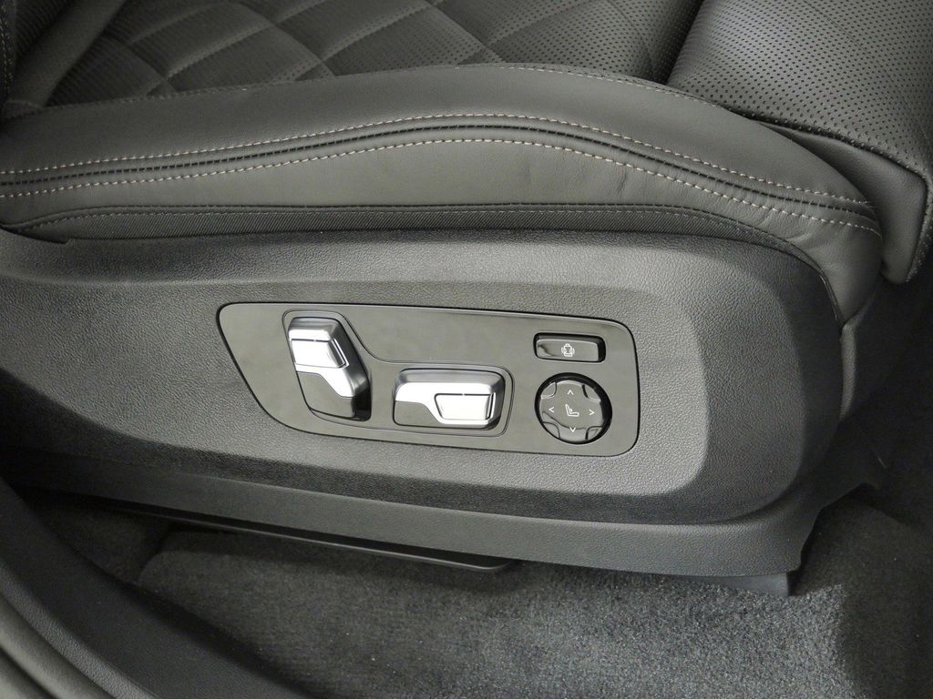 Thumbnail: 2026 BMW X5 - 22